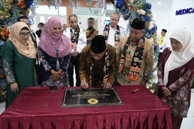 Haedar Resmikan Gedung Rawat Jalan Lima Lantai RSIJ Sukapura
