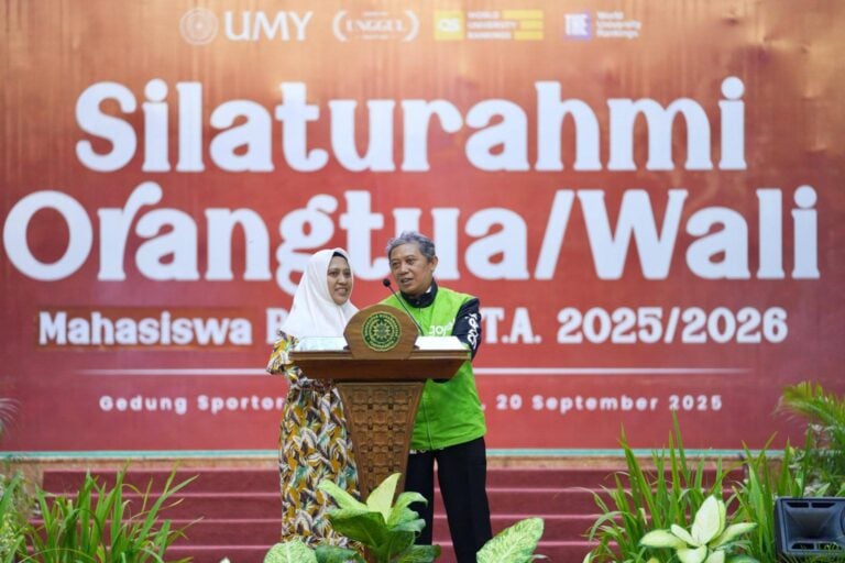 Doa dan Kesungguhan Berbuah Manis, Putri Driver Ojek Online Jadi Penerima Beasiswa Dokter Muhammadiyah