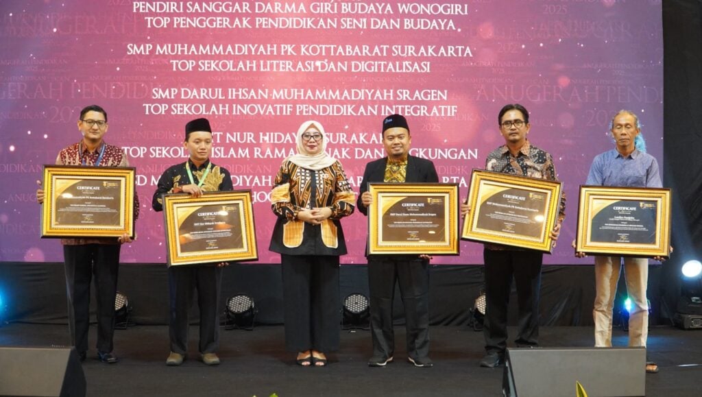 SMP Muhammadiyah Ini Raih Penghargaan Top Sekolah Literasi dan Digitalisasi