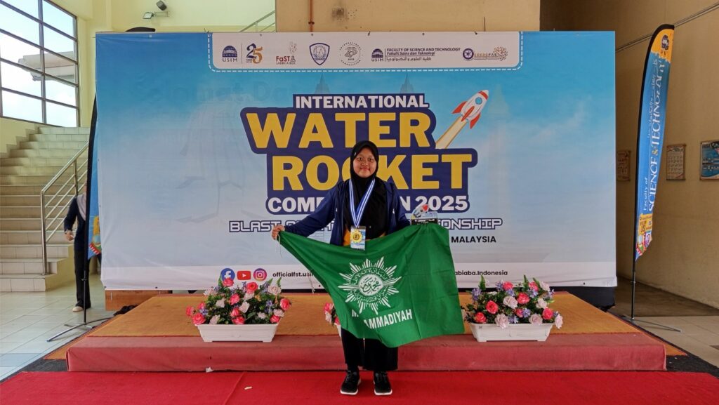 Santriwati Muhammadiyah Raih Juara 2 Dunia di Kompetisi Roket Air Internasional Malaysia