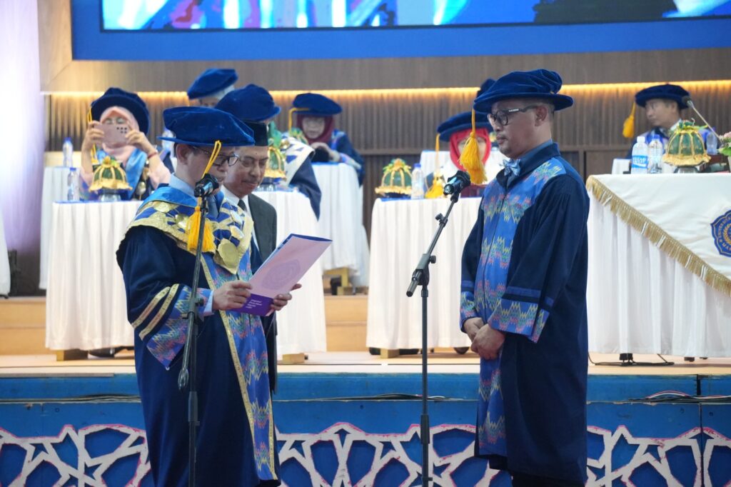 Erwin Akib Dikukuhkan Guru Besar ke-28 Unismuh Makassar, Haedar: Ilmu Harus Menebar Manfaat