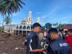 Orang yang Kehilangan Harta Benda karena Bencana Berhak Mendapatkan Zakat