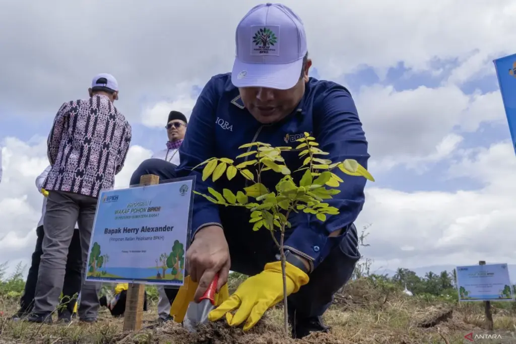 Gerakan Wakaf Pohon: Muhammadiyah dan BPKH Satukan Langkah untuk Bumi Berkelanjutan