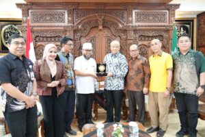 Gubernur Bengkulu Kunjungi PP Muhammadiyah, Bahas Penguatan Bank Bengkulu dan Pengembangan Perbankan Syariah