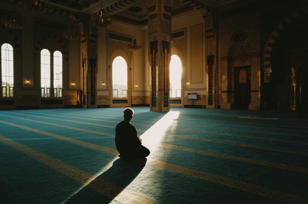 Integrasi Perspektif Psikologi Modern dan Islam dalam Memahami Kesehatan Mental