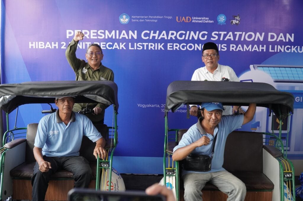 MPM PP Muhammadiyah Resmikan Charging Station untuk Becak Listrik Pabelan