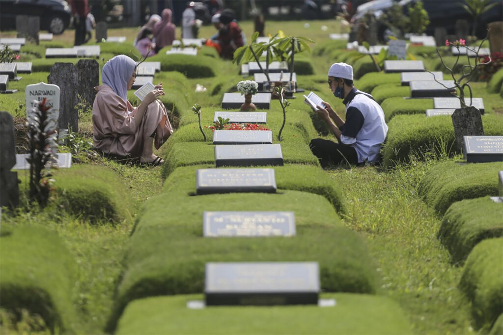 Menunaikan Hutang Puasa bagi Orang Tua yang Telah Meninggal Dunia