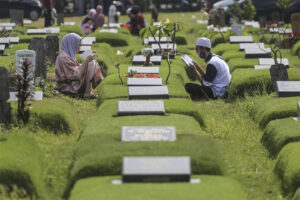 Menunaikan Hutang Puasa bagi Orang Tua yang Telah Meninggal Dunia