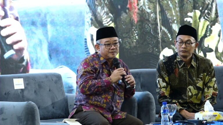 Abdul Mu’ti: Tugas Cendekiawan Muslim Bukan Menyalahkan Gelap, tapi Menyalakan Terang di Tengah Kegelapan