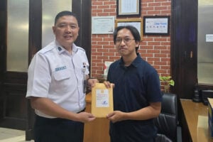 Kai Mengembalikan Ipad - KAI Mengembalikan iPad