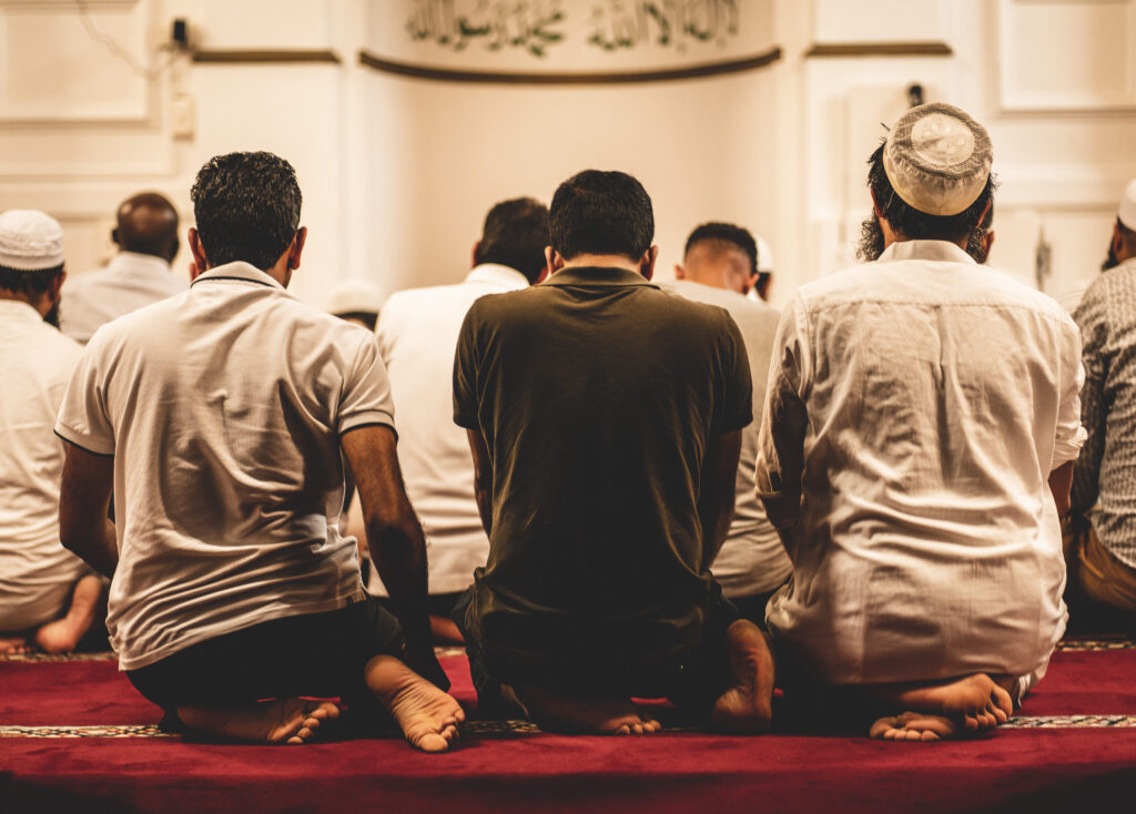 Salat Tarawih Sebaiknya Dilaksanakan Secara Berjamaah
