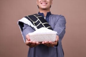 Bolehkah Amil Mendistribusikan Zakat Fitri Kepada Mustahik Sepanjang Tahun - Bolehkah Amil