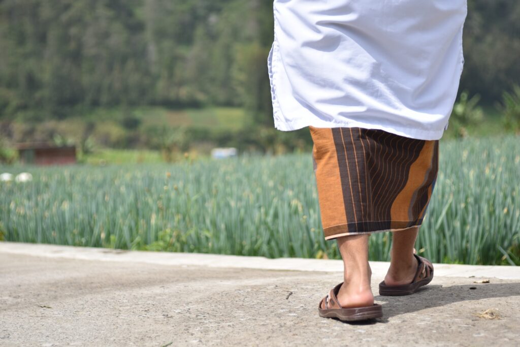 Jika Memungkinkan, Berangkat Menuju Lapangan Salat Id Sebaiknya Berjalan Kaki