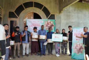 Kado Ramadan Disalurkan Lazismu Dan Shopee Barokah Untuk Penyintas Banjir - Kado