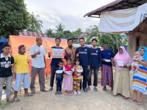 Lazismu Aceh Utara Berbagi Kebahagiaan Dengan Penyintas Bencana - Lazismu Aceh Utara