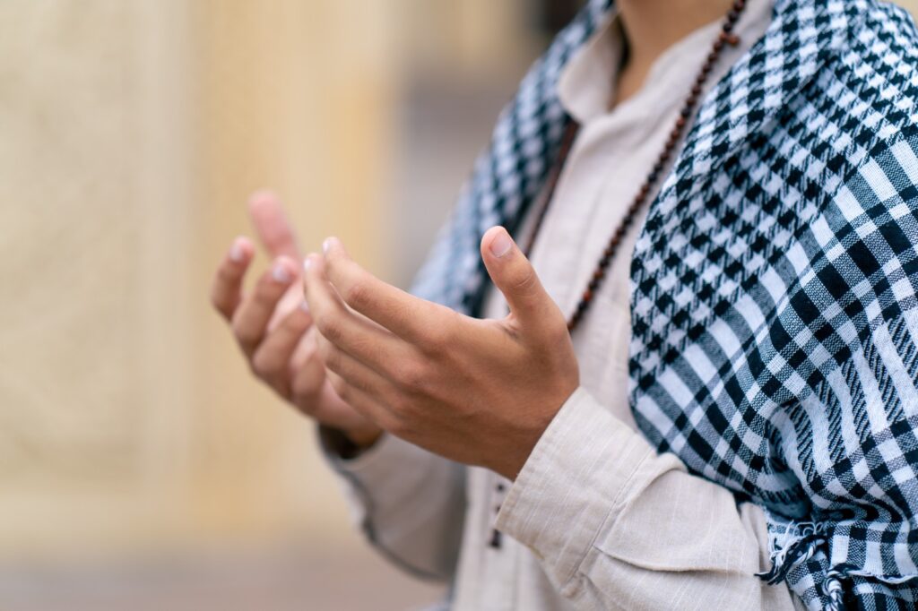 Menjaga Nyala Iman dan Takwa Pasca-Ramadan di Tengah Godaan Dunia Modern