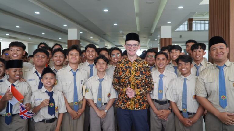 Dubes Inggris Puji Pendidikan Karakter Muhammadiyah - Dubes Inggris Puji Pendidikan Karakter