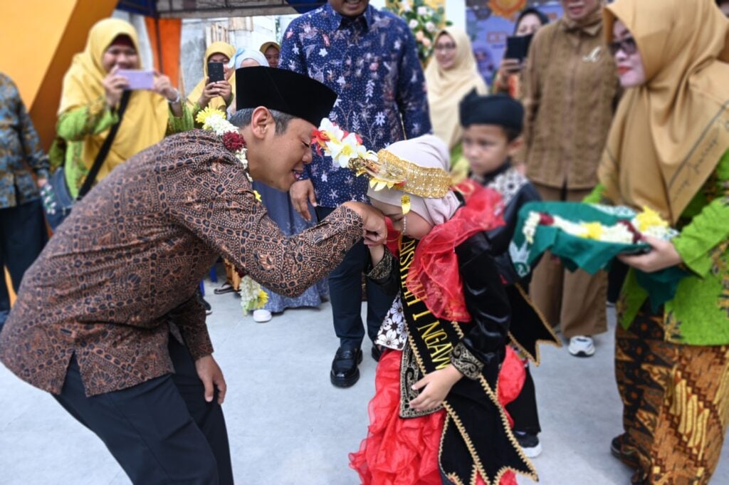 Luncurkan TK ABA Unggulan di Ngawi, Wamen Fajar Tegaskan Keluarga sebagai Kunci Pendidikan