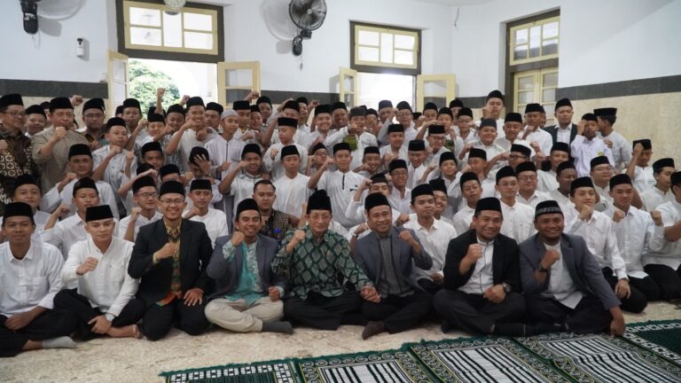 Kunjungi Muallimin Yogyakarta Menag Ajak Santri Meneladani Jejak Tokoh Bangsa - Kunjungi