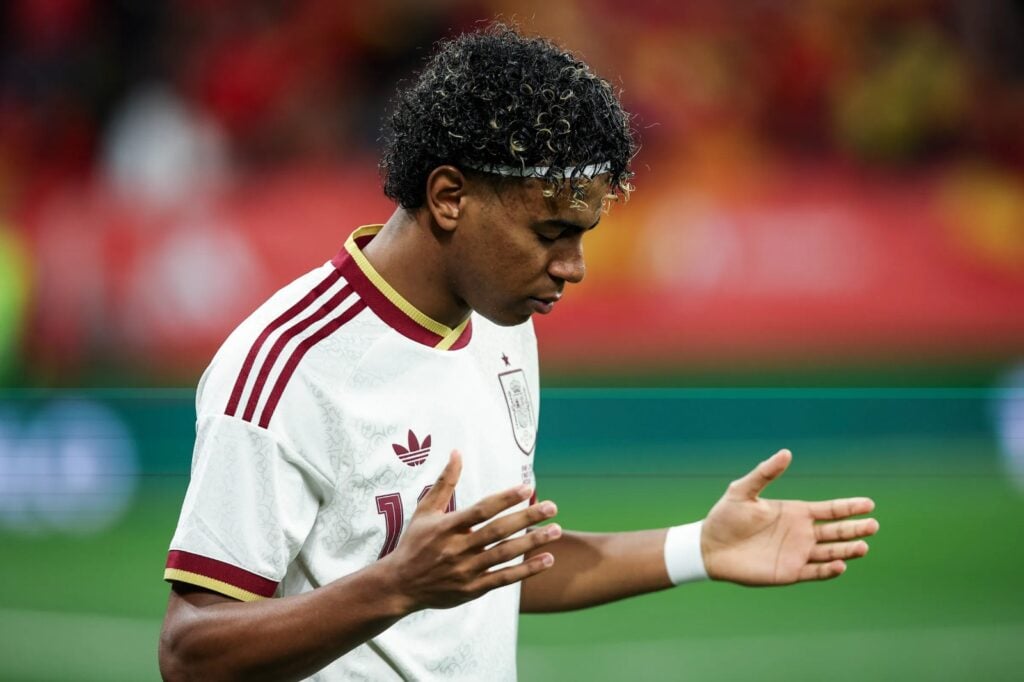 Lamine Yamal Mengangkat Tangan Saat Berdoa, Bagaimana Hukumnya?