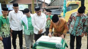 Masuk Ke Pedalaman Kalimantan Haedar Nashir Letakkan Batu Pertama Pembangunan Gedung Dakwah