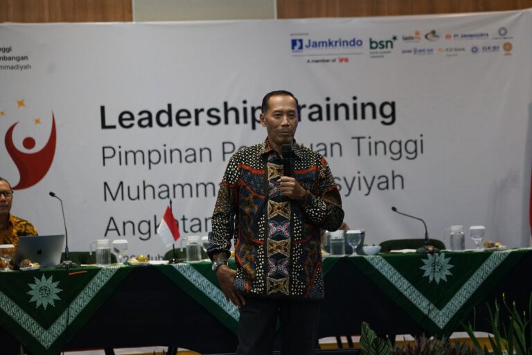 Wamendiktisaintek Dorong Kampus Muhammadiyah Bangun Mindset Berkemajuan Dan Berani Berinovasi - Wamendiktisaintek