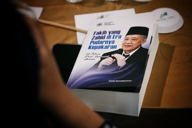 Buku Fakih Yang Zahid Di Era Pudarnya Kepakaran Diluncurkan Muhammadiyah Apresiasi 70