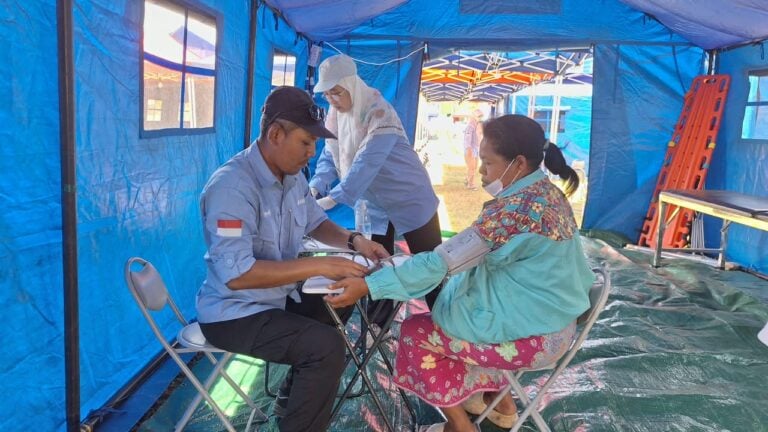 Emt Muhammadiyah Dirikan Rs Lapangan Perkuat Layanan Kesehatan Penyintas Gempa Flores -