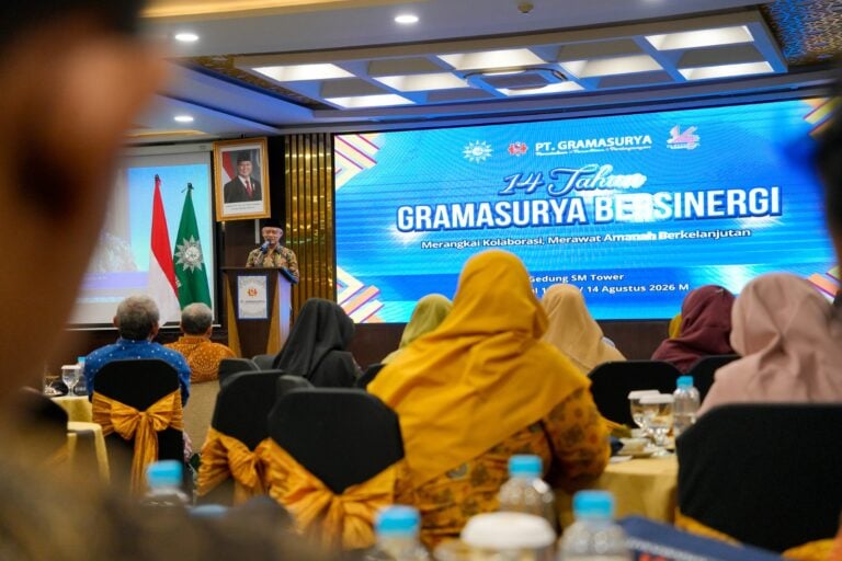 Haedar Nashir Gramasurya Harus Menjadi Cahaya Dan Api Kemajuan Muhammadiyah - Haedar