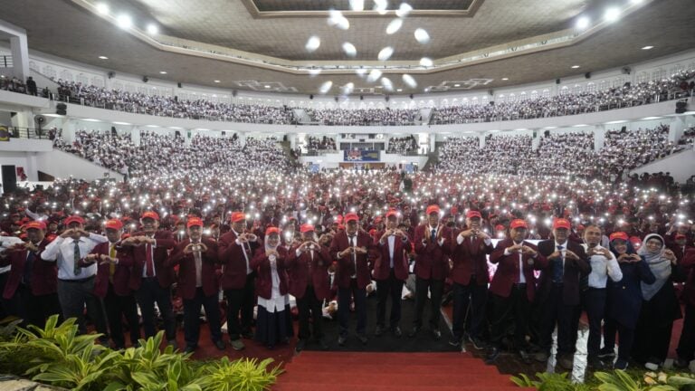 Jadi Mahasiswa Bukan Sekadar Ganti Status Tapi Juga Berani Bertransformasi - Jadi