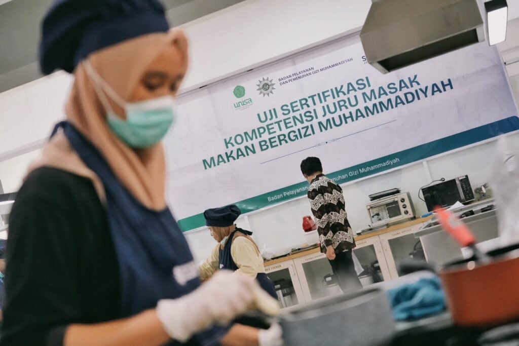 Makan Bergizi Muhammadiyah: Dari Teologi Al-Maun hingga Chef Bersertifikasi