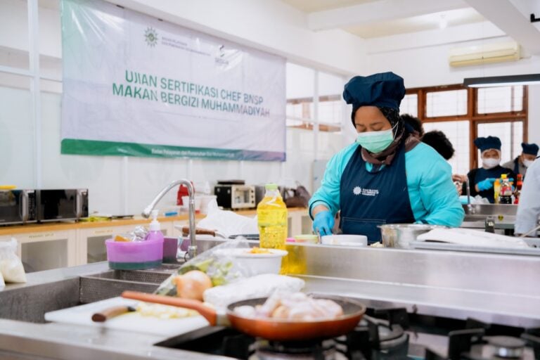 Pastikan Dapur Sppgm Profesional Muhammadiyah Bekali Chef Dengan Sertifikasi Bnsp - Pastikan