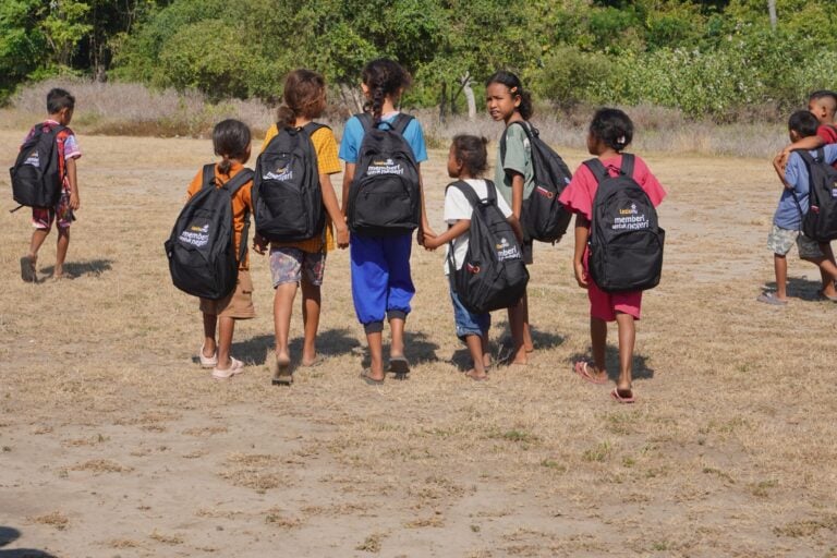 Pulihkan Semangat Belajar Pascagempa Muhammadiyah Salurkan Ratusan School Kit Untuk Siswa -