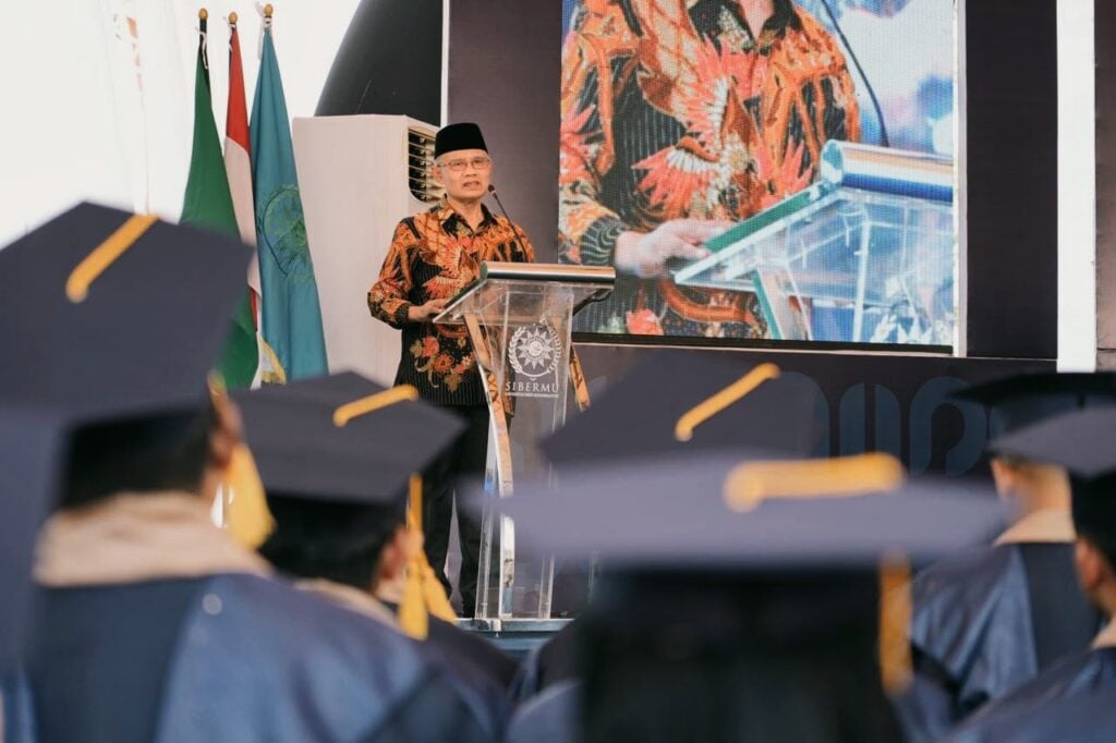 Beda Manusia dan Tuhan: Tuhan Digdaya, Manusia Tunduk pada AI