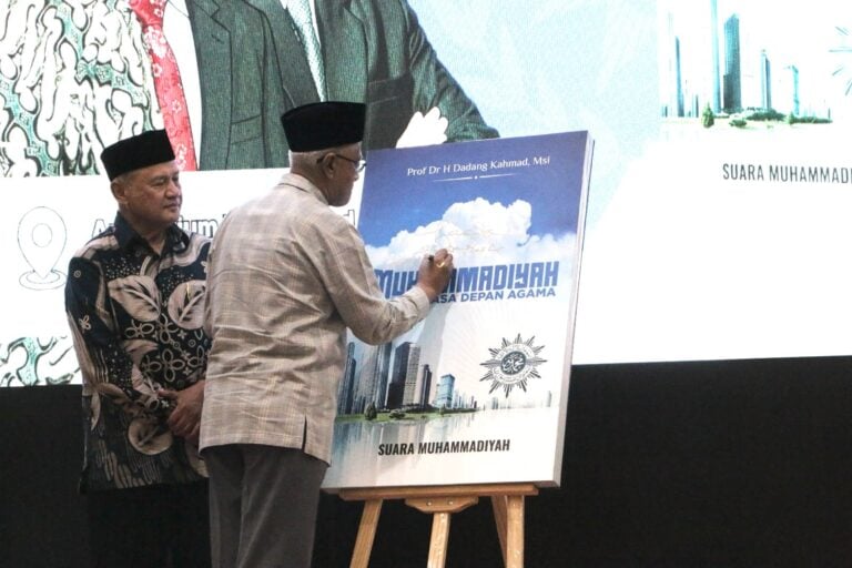 Haedar Nashir Apresiasi Buku Dadang Kahmad Tentang Muhammadiyah Dan Masa Depan Agama