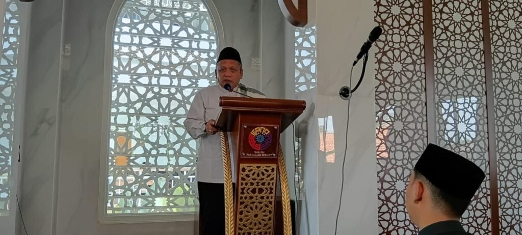 Jangan Tinggalkan Adab, Perbedaan Dalil Bukan Alasan Saling Menyalahkan