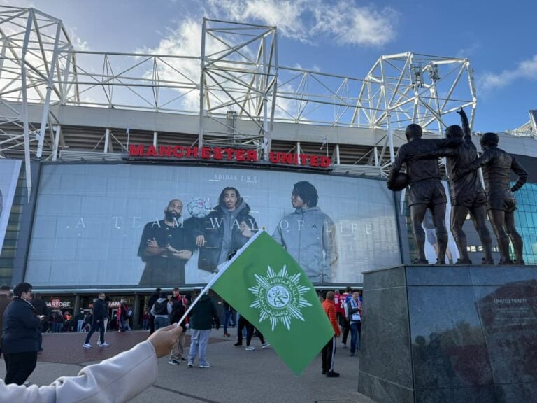 Pcim Britania Raya Jalin Silaturahmi Dengan Suporter Muslim Manchester United Di Old
